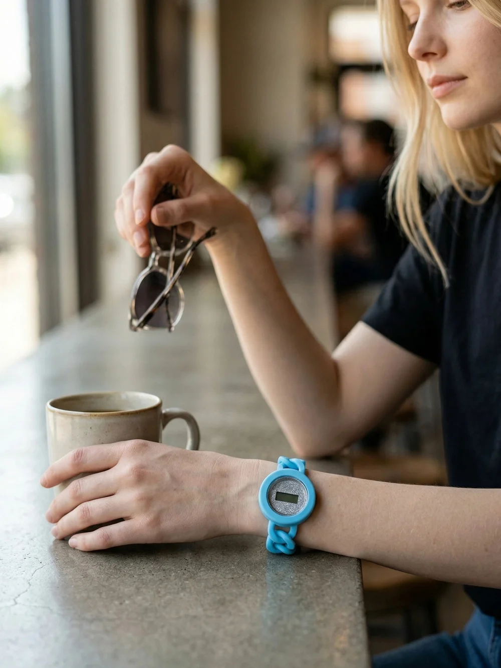 NEW Avon Blue Silicone Chain-Link Digital Watch for Kids